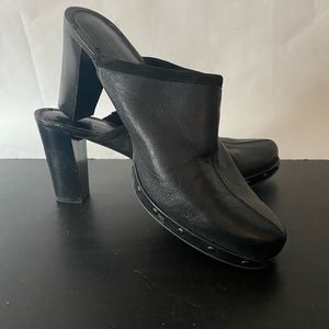 Liz Claiborne leather clogs. Color is black. Size is 9.